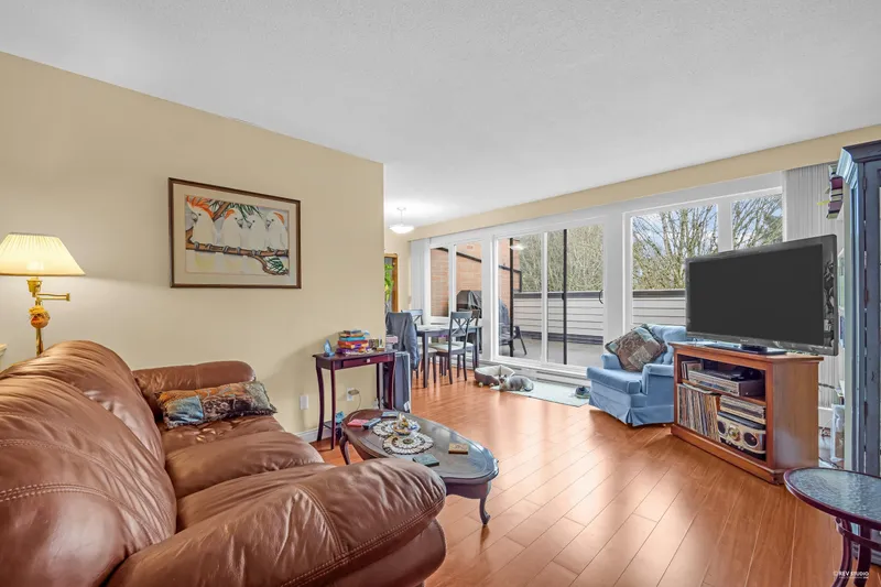 100 10200 4TH AVENUE - photo 3 of 25