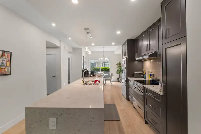 5 115 W QUEENS ROAD - photo 3 of 24
