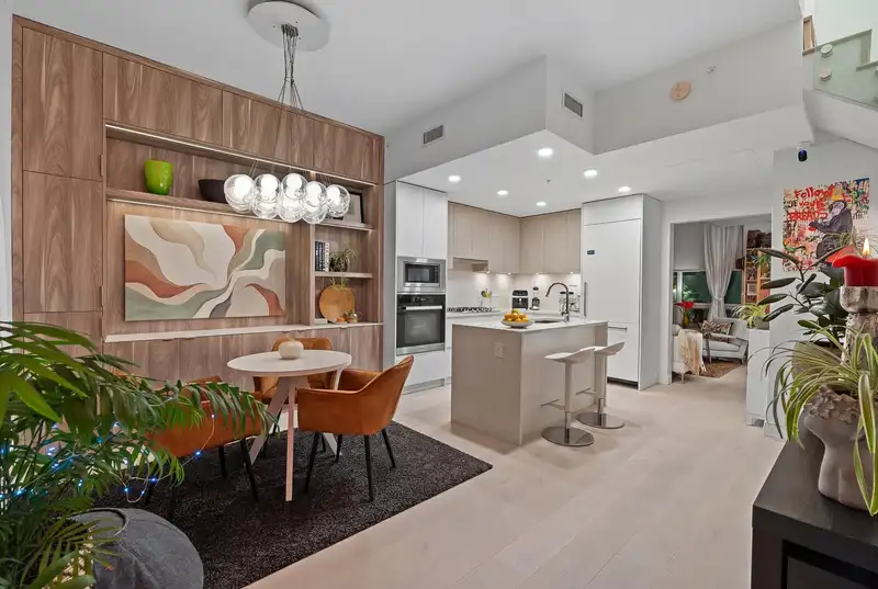 4228 CAMBIE STREET - photo 4 of 29