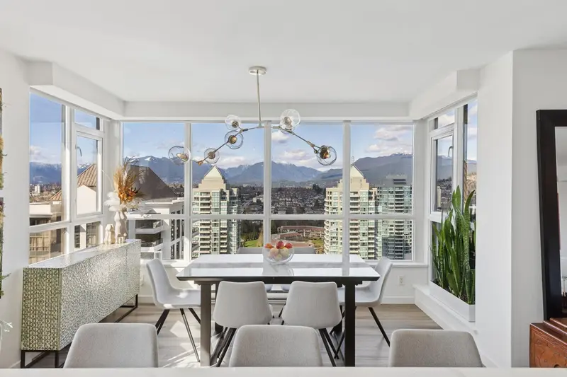 3203 2138 MADISON AVENUE - photo 1 of 20