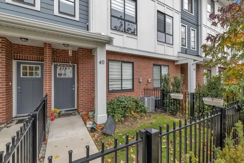 40 11556 72A AVENUE - photo 3 of 27