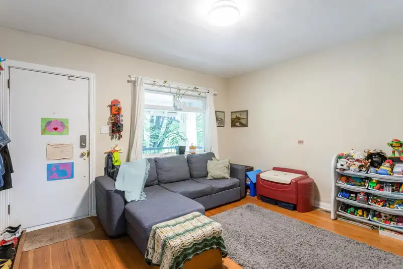 550 CASSIAR STREET - photo 2 of 24
