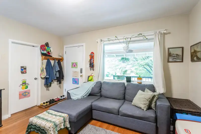 550 CASSIAR STREET - photo 3 of 24