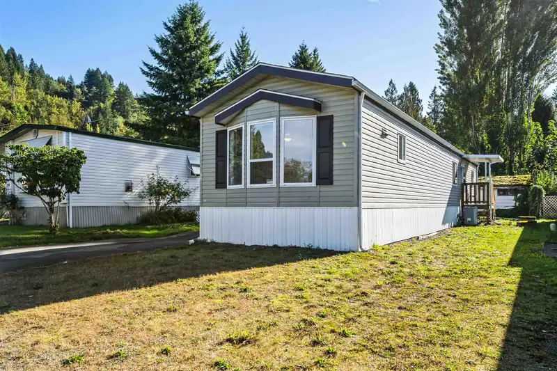 27 46484 CHILLIWACK LAKE ROAD - photo 3 of 26