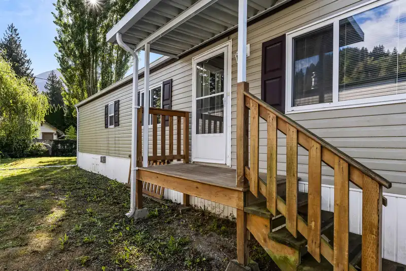 27 46484 CHILLIWACK LAKE ROAD - photo 4 of 26