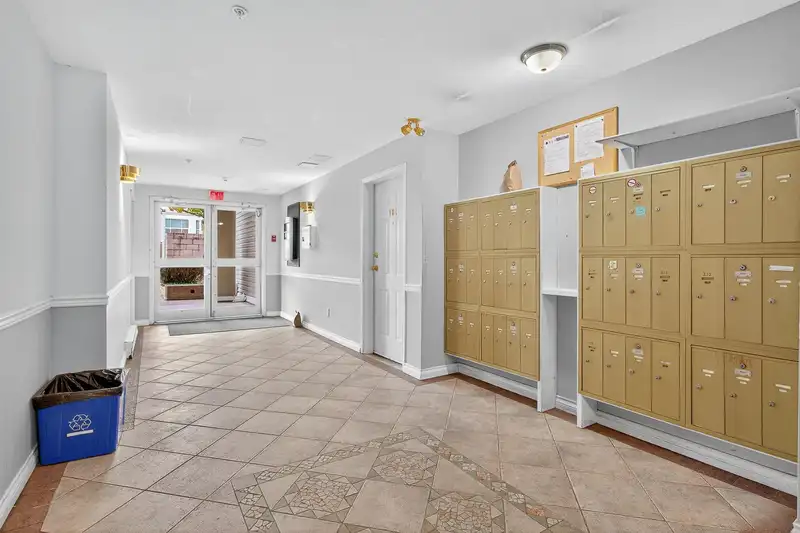 303 12769 72 AVENUE - photo 3 of 22