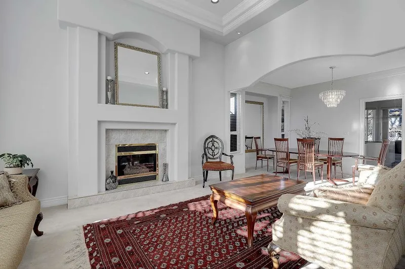 13761 59A AVENUE - photo 3 of 18