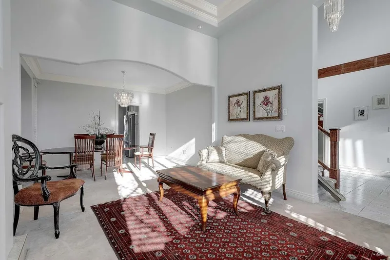 13761 59A AVENUE - photo 4 of 18