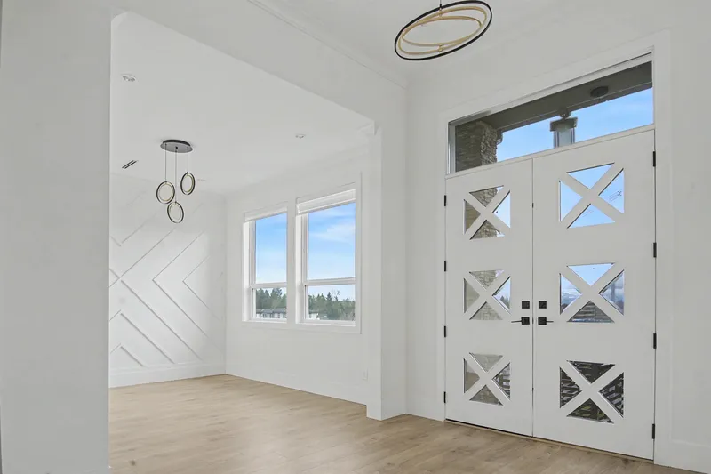 16685 15A AVENUE - photo 4 of 25