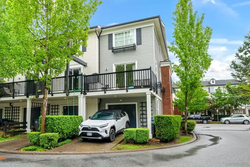 80 18983 72A AVENUE - photo 1 of 20