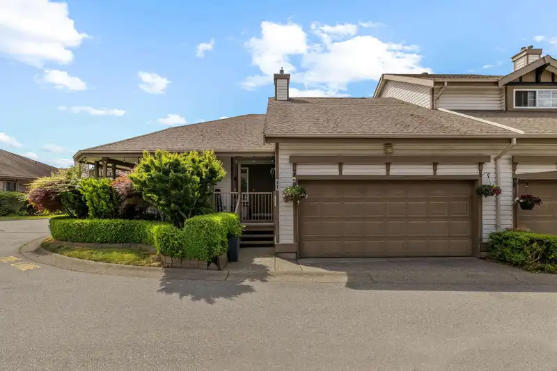 11 20222 96 AVENUE - photo 1 of 40