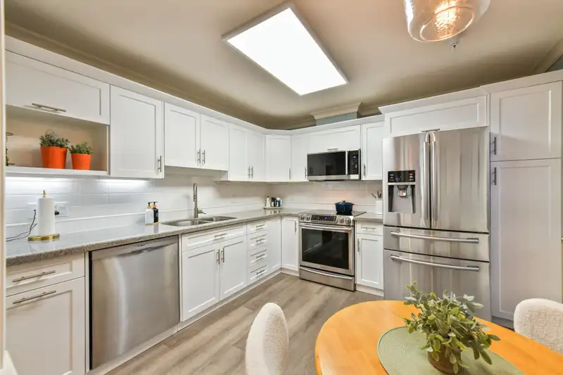 214 15350 19A AVENUE - photo 2 of 19