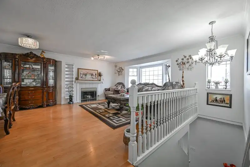 3327 WAGNER DRIVE - photo 3 of 40