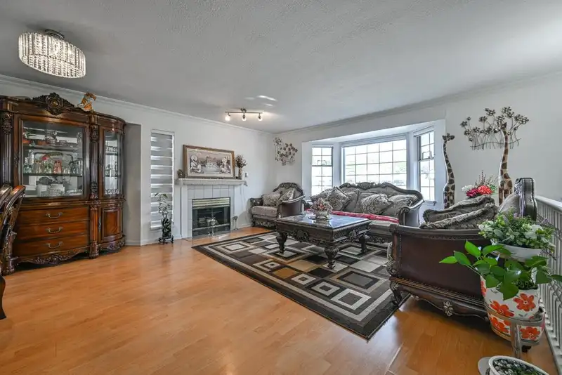 3327 WAGNER DRIVE - photo 4 of 40