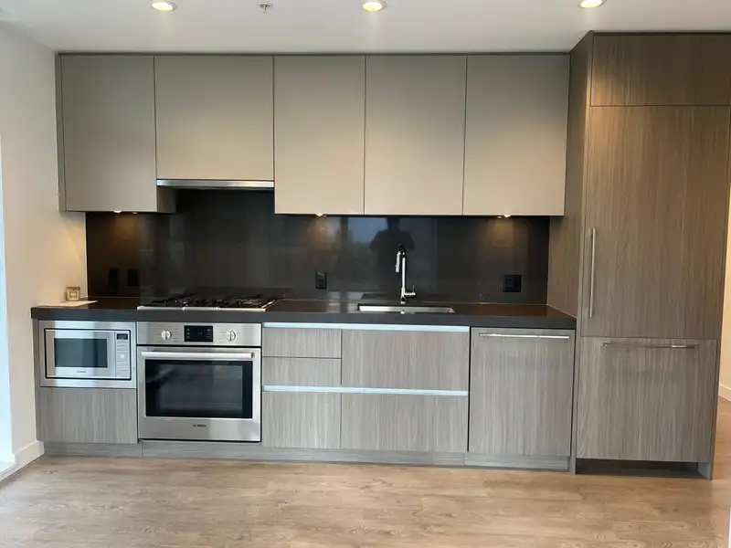 802 6080 MCKAY AVENUE - photo 3 of 7