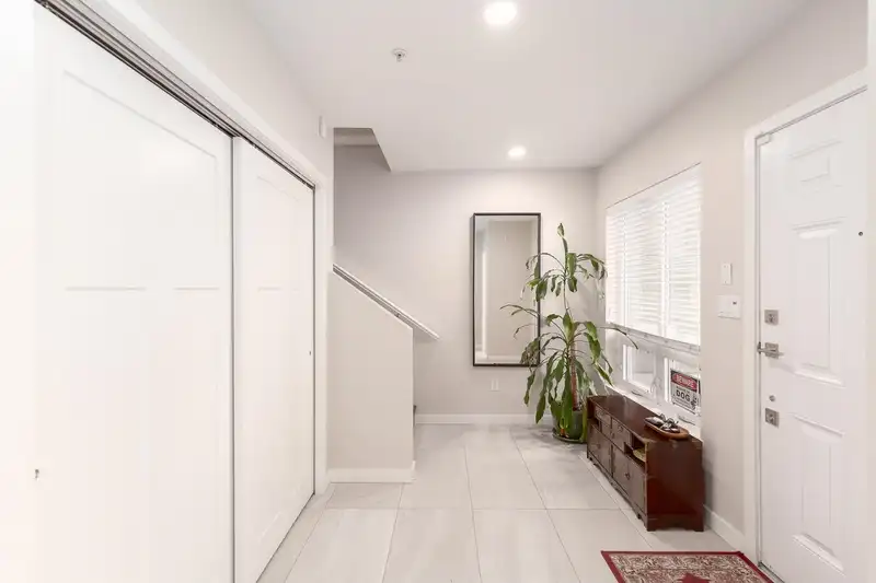 1228 QUEBEC STREET - photo 4 of 35