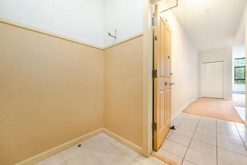 101 615 HAMILTON STREET - photo 3 of 21