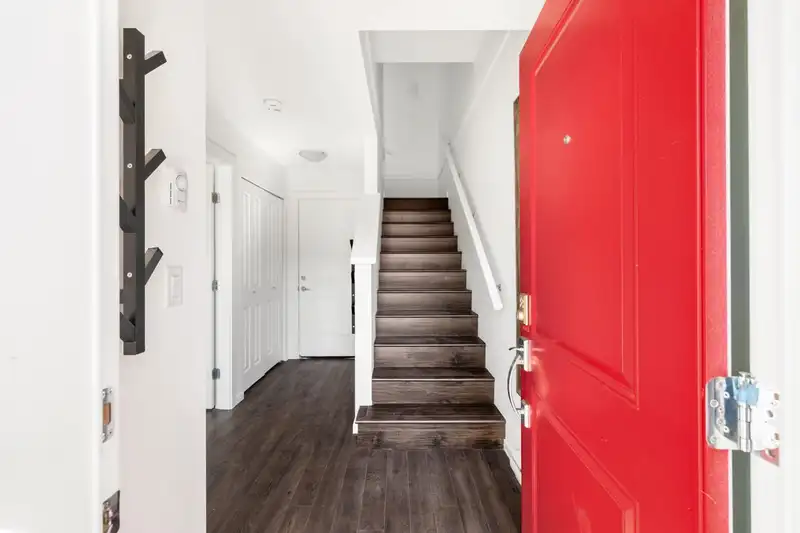 56 16678 25 AVENUE - photo 2 of 30
