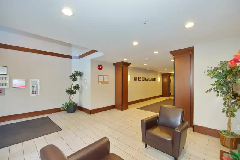 405 4728 BRENTWOOD DRIVE - photo 4 of 40