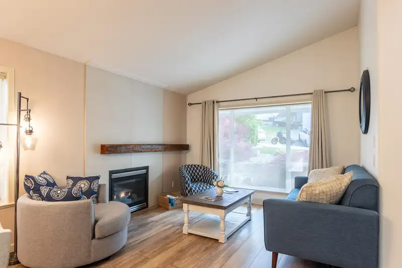10471 SLATFORD STREET - photo 4 of 38