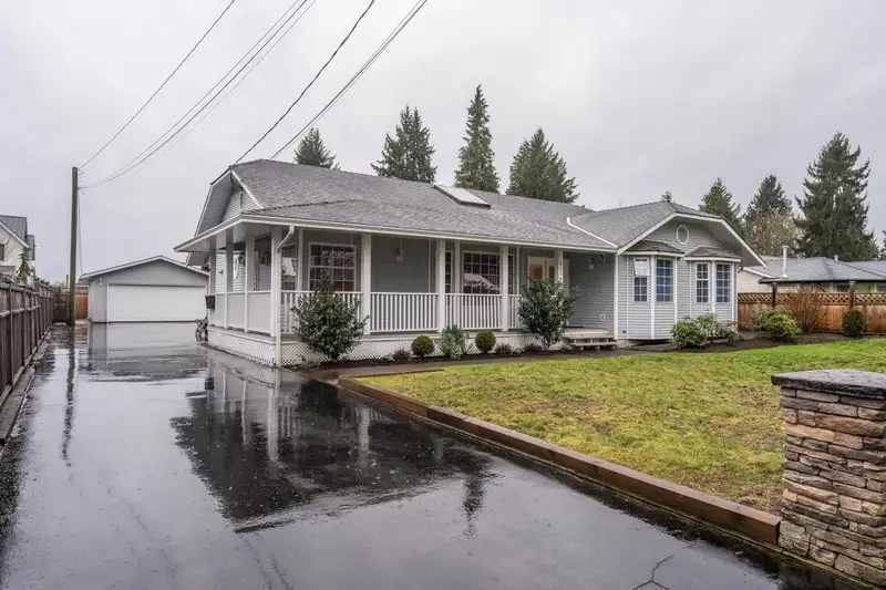 23192 88 AVENUE - photo 1 of 40