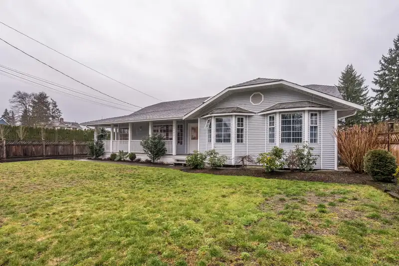 23192 88 AVENUE - photo 3 of 40