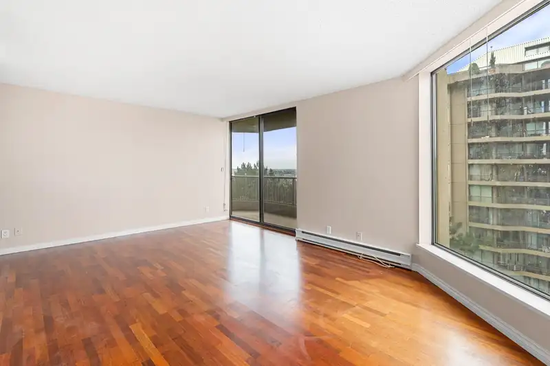 706 3760 ALBERT STREET - photo 2 of 21
