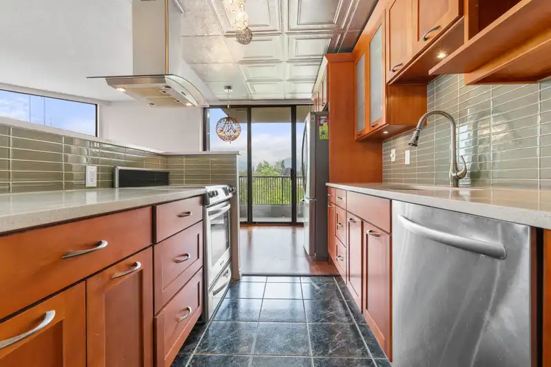 706 3760 ALBERT STREET - photo 3 of 21
