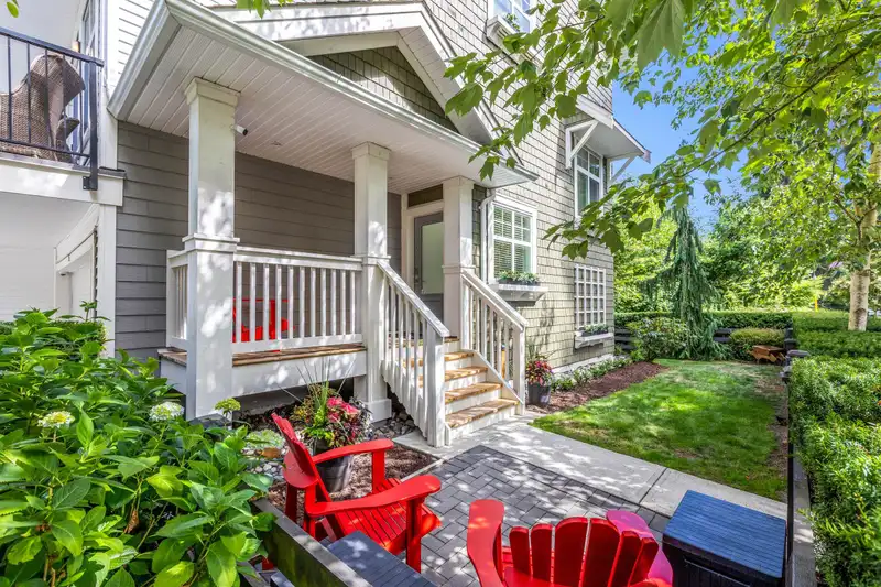 5 288 171 STREET - photo 1 of 40
