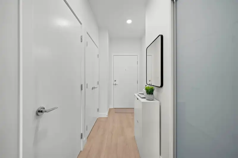 211 1792 STARLING DRIVE - photo 2 of 39