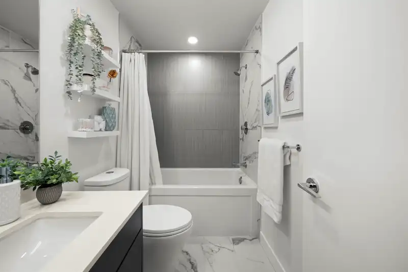 211 1792 STARLING DRIVE - photo 4 of 39