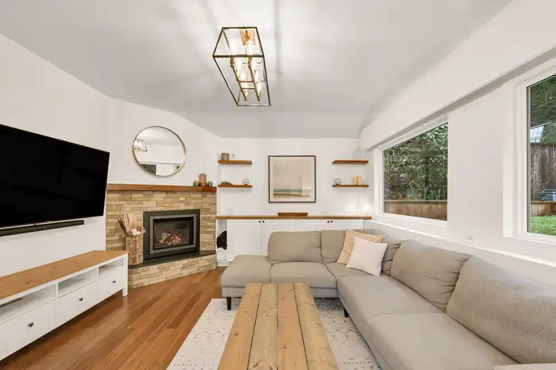 2354 TREETOP LANE - photo 3 of 30