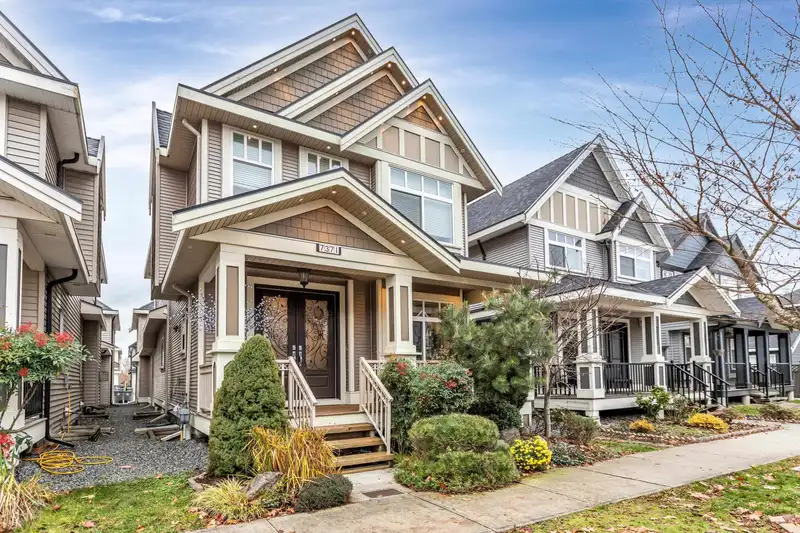 7371 194A STREET - photo 1 of 39