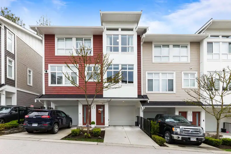 31 24108 104 AVENUE - photo 2 of 40
