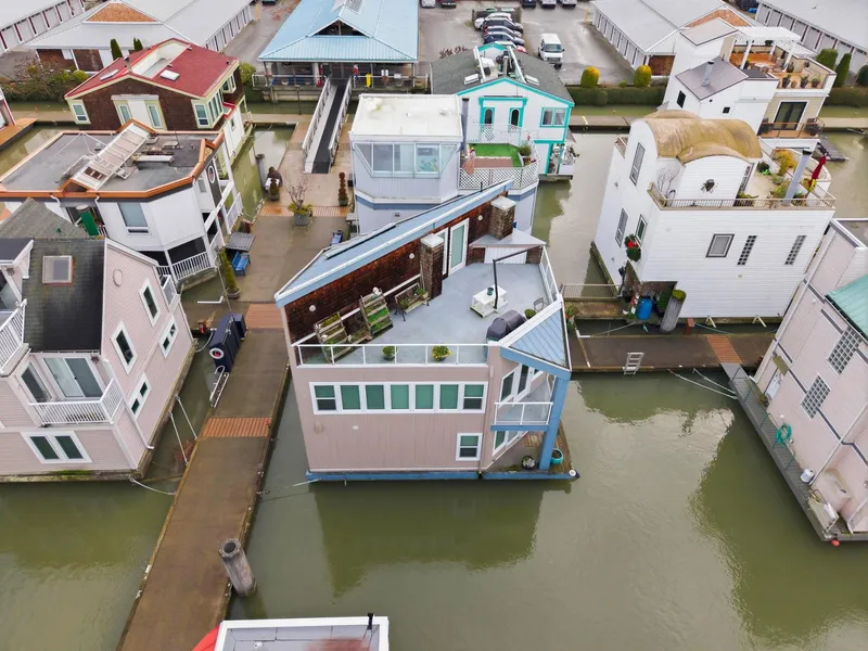 13 3459 W RIVER ROAD - photo 4 of 25