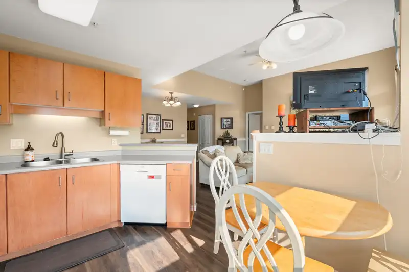 419 20259 MICHAUD CRESCENT - photo 4 of 16