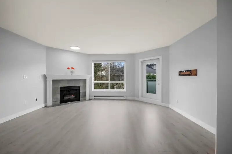 205 13680 84 AVENUE - photo 1 of 20
