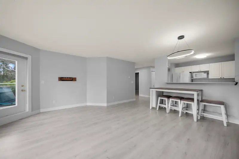 205 13680 84 AVENUE - photo 4 of 20
