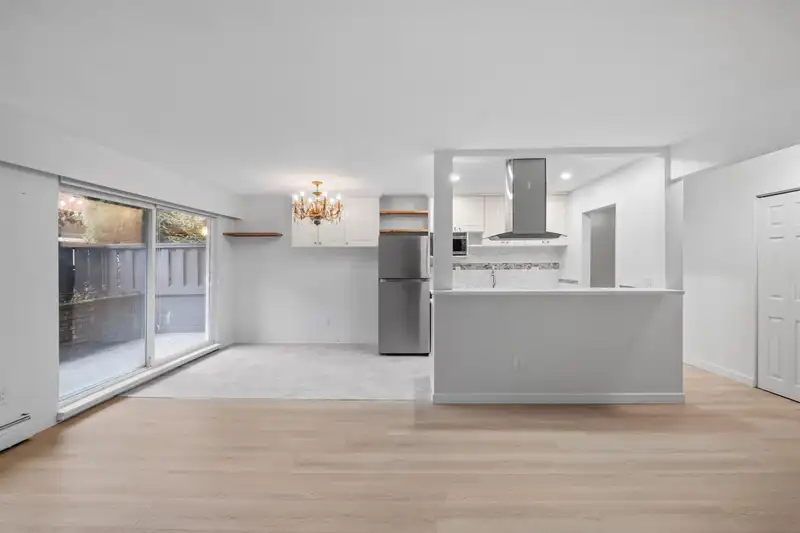 609 555 W 28TH STREET - photo 3 of 20