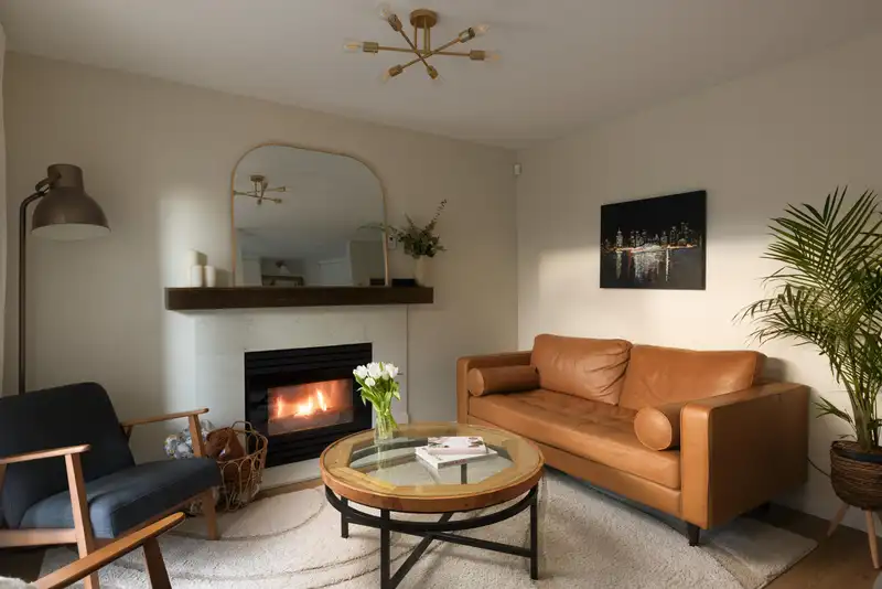 101 2133 DUNDAS STREET - photo 4 of 26