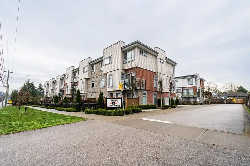 20 13328 96 AVENUE - photo 1 of 33