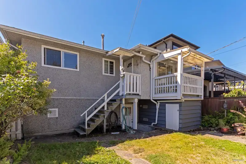 25 E 47TH AVENUE - photo 4 of 28