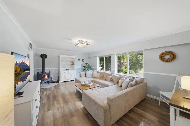 12092 GLENHURST STREET - photo 4 of 39