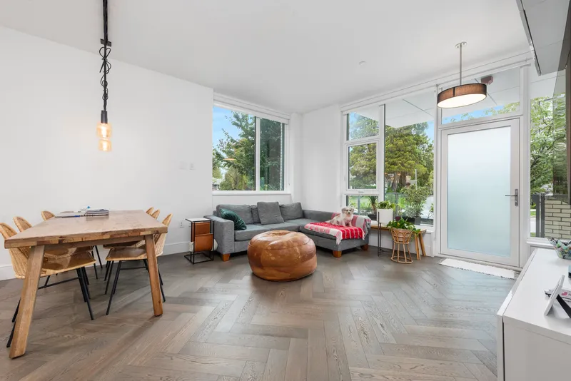 528 W 30TH AVENUE - photo 4 of 19