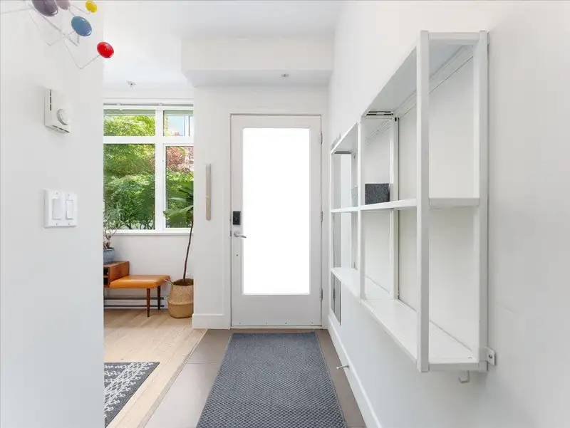 2953 WALL STREET - photo 3 of 40