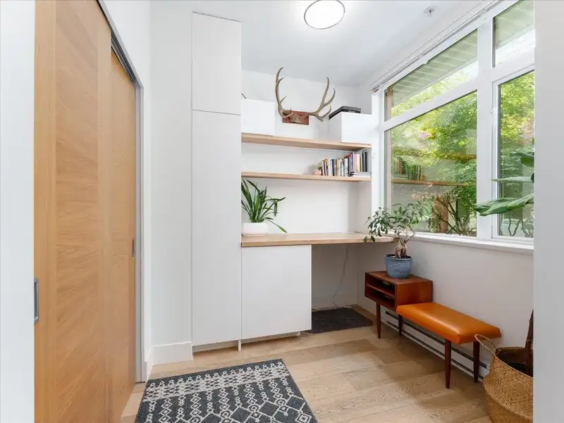 2953 WALL STREET - photo 4 of 40