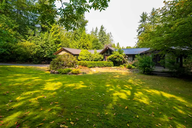 14275 28 AVENUE - photo 3 of 21