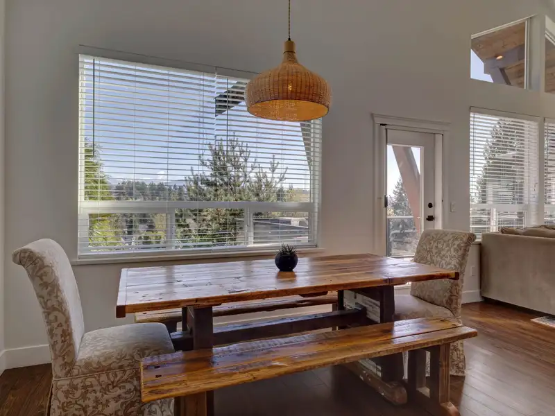 825 BAYVIEW HEIGHTS ROAD - photo 4 of 39