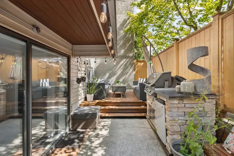 101 2045 FRANKLIN STREET - photo 3 of 16