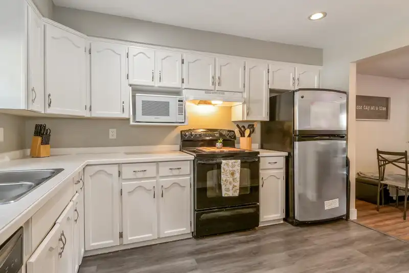 11670 RITCHIE AVENUE - photo 3 of 30